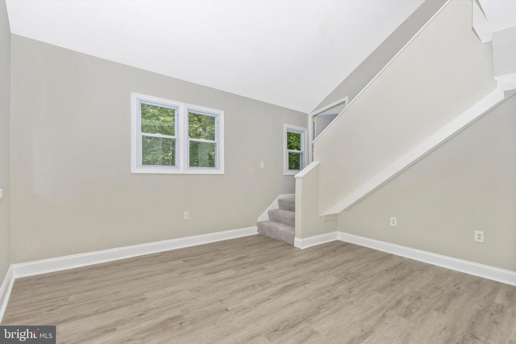 11 Mills Rd