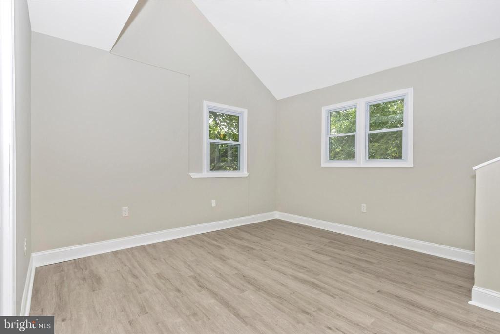 11 Mills Rd