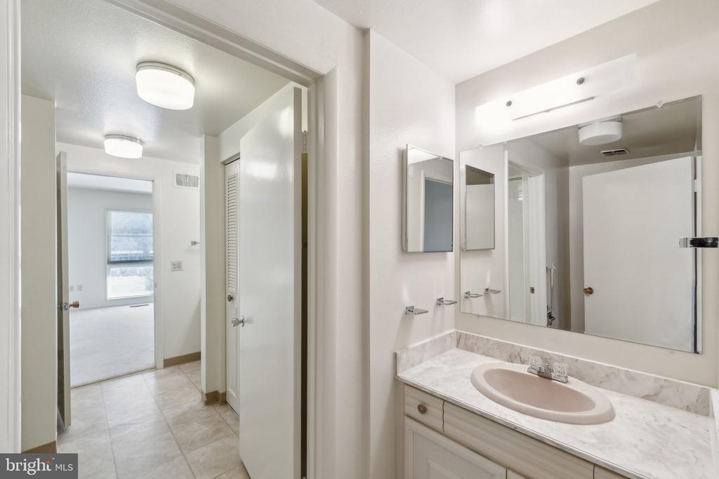 3580 Gleneagles Dr #32-A