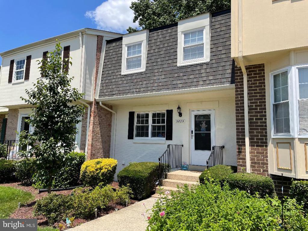 3825 TREMAYNE TER