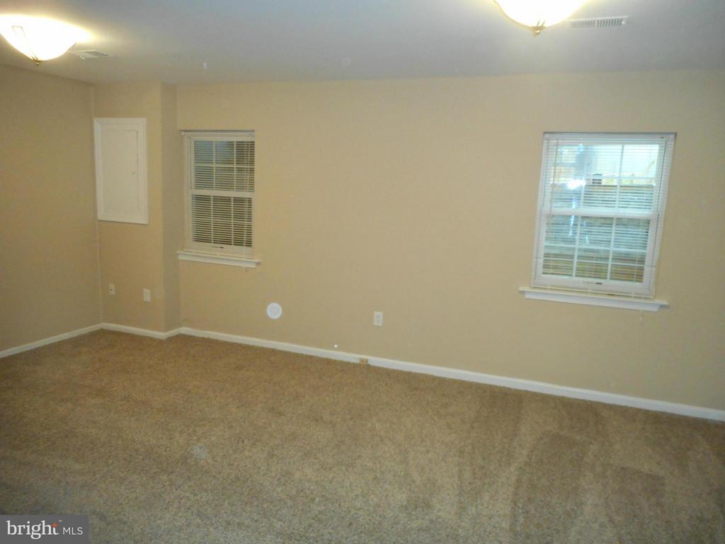 3825 TREMAYNE TER