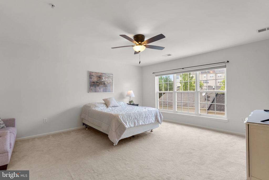 12928 Clarks Crossing Dr