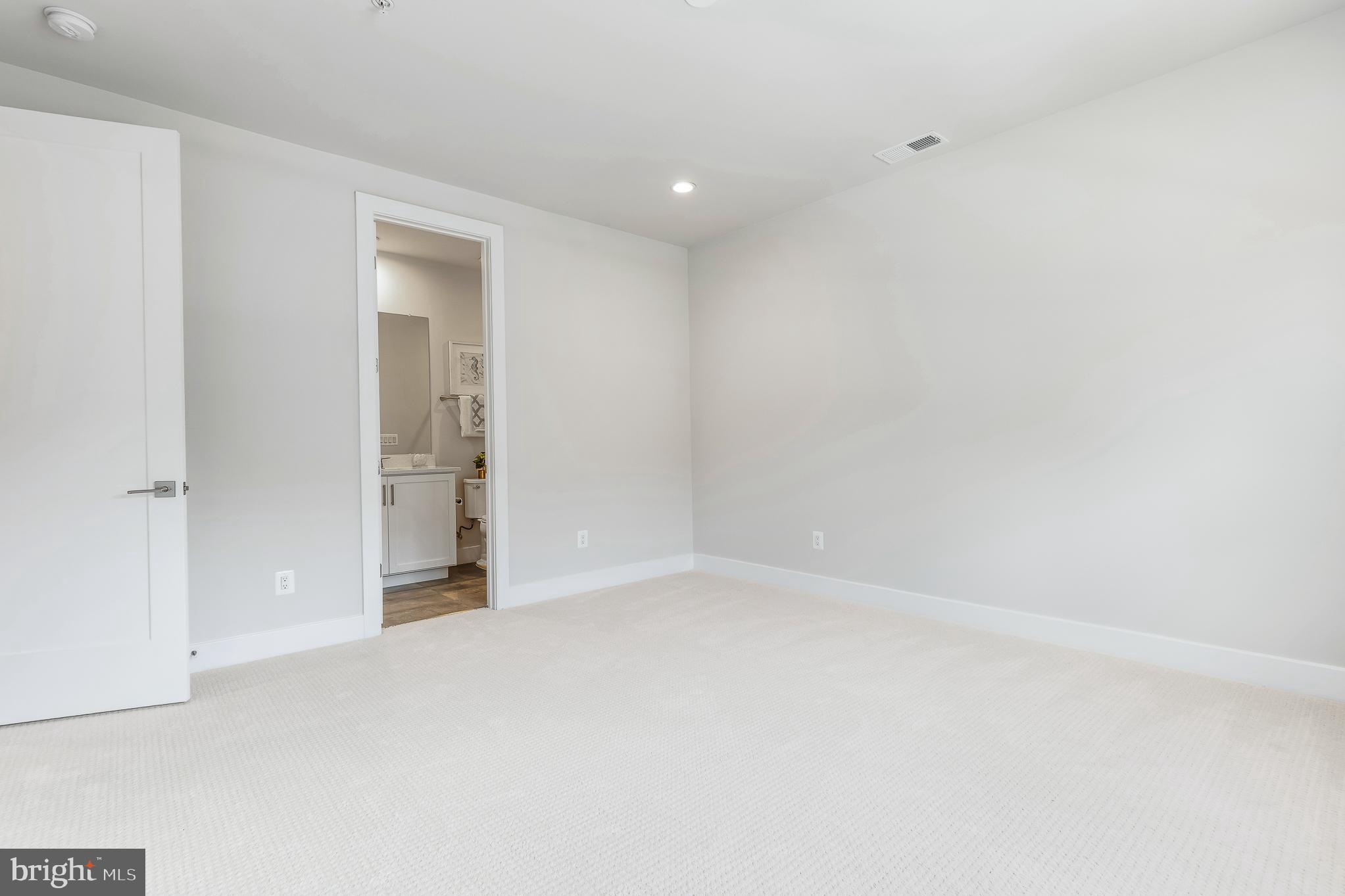 6908 GREYSWOOD ROAD