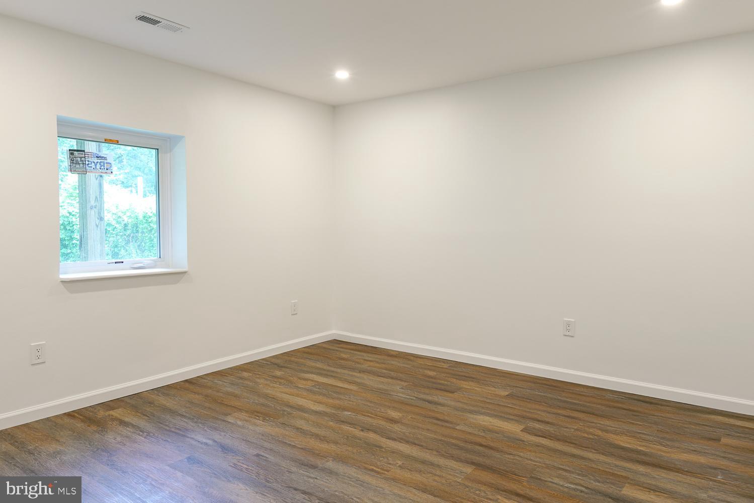 913 N Stonestreet Ave