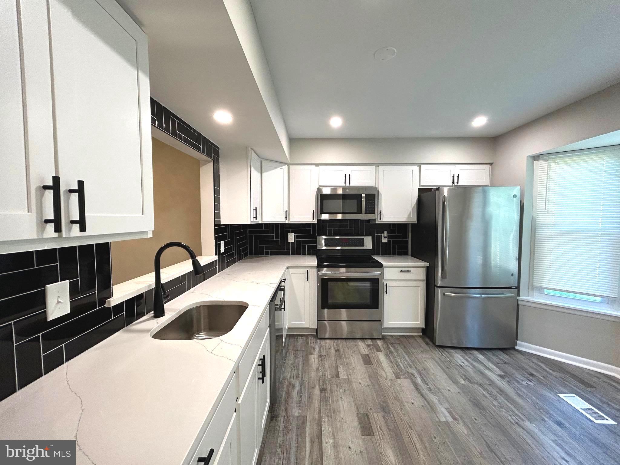 11516 SUMMER OAK DRIVE