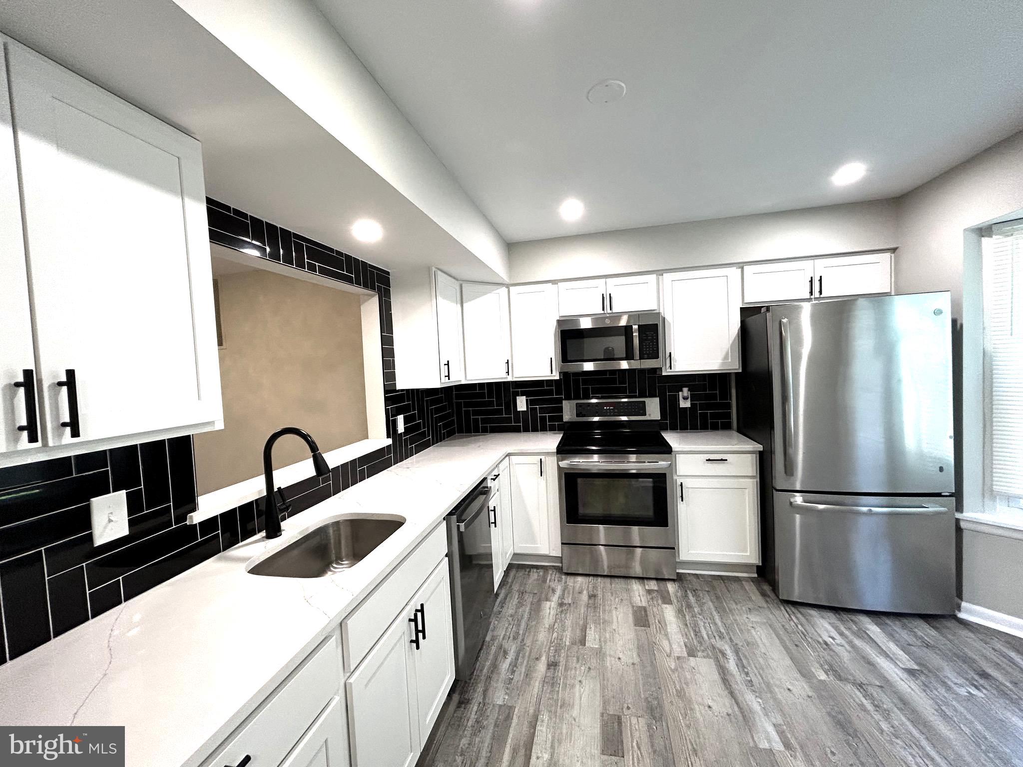 11516 SUMMER OAK DRIVE