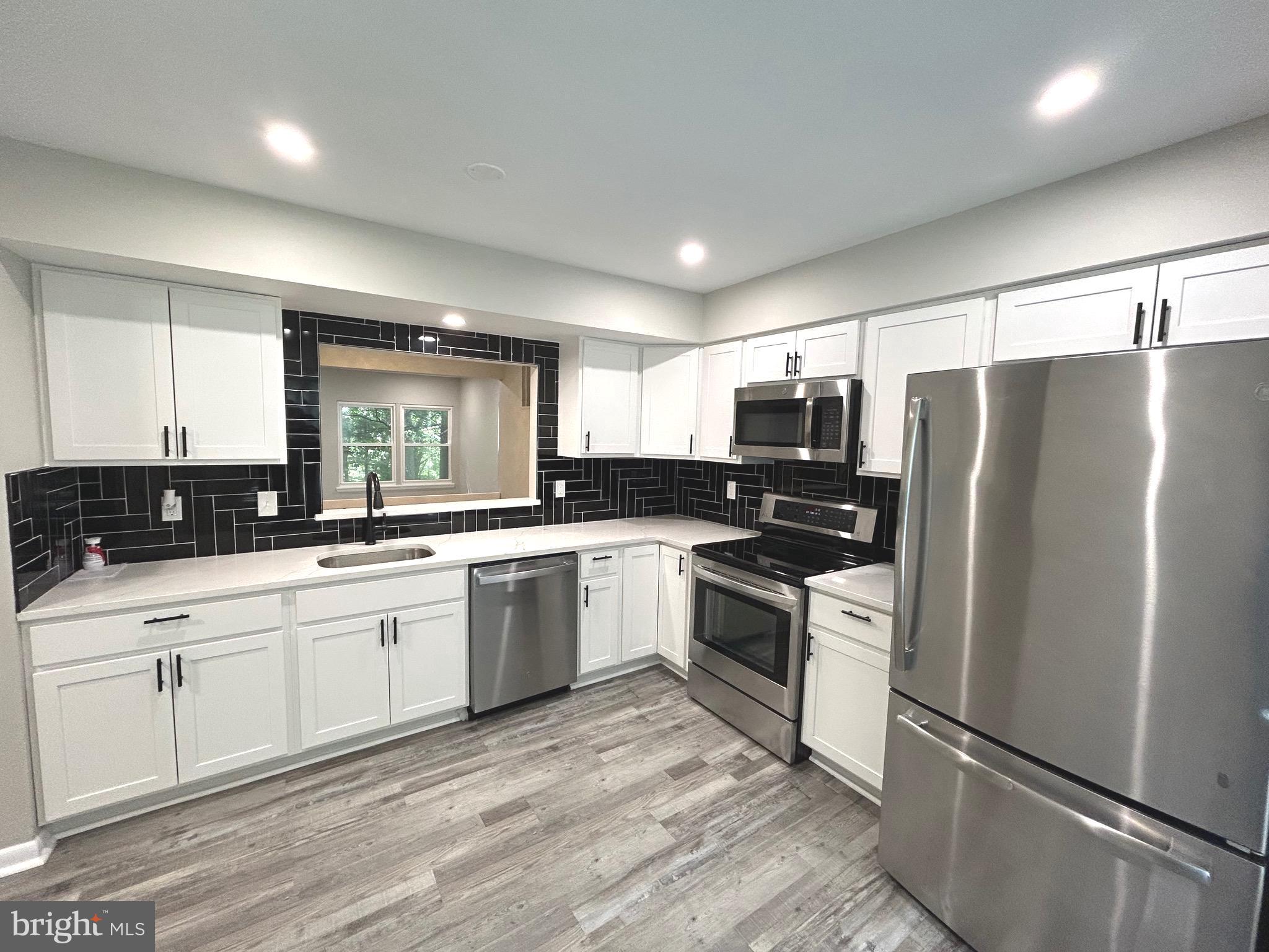 11516 SUMMER OAK DRIVE