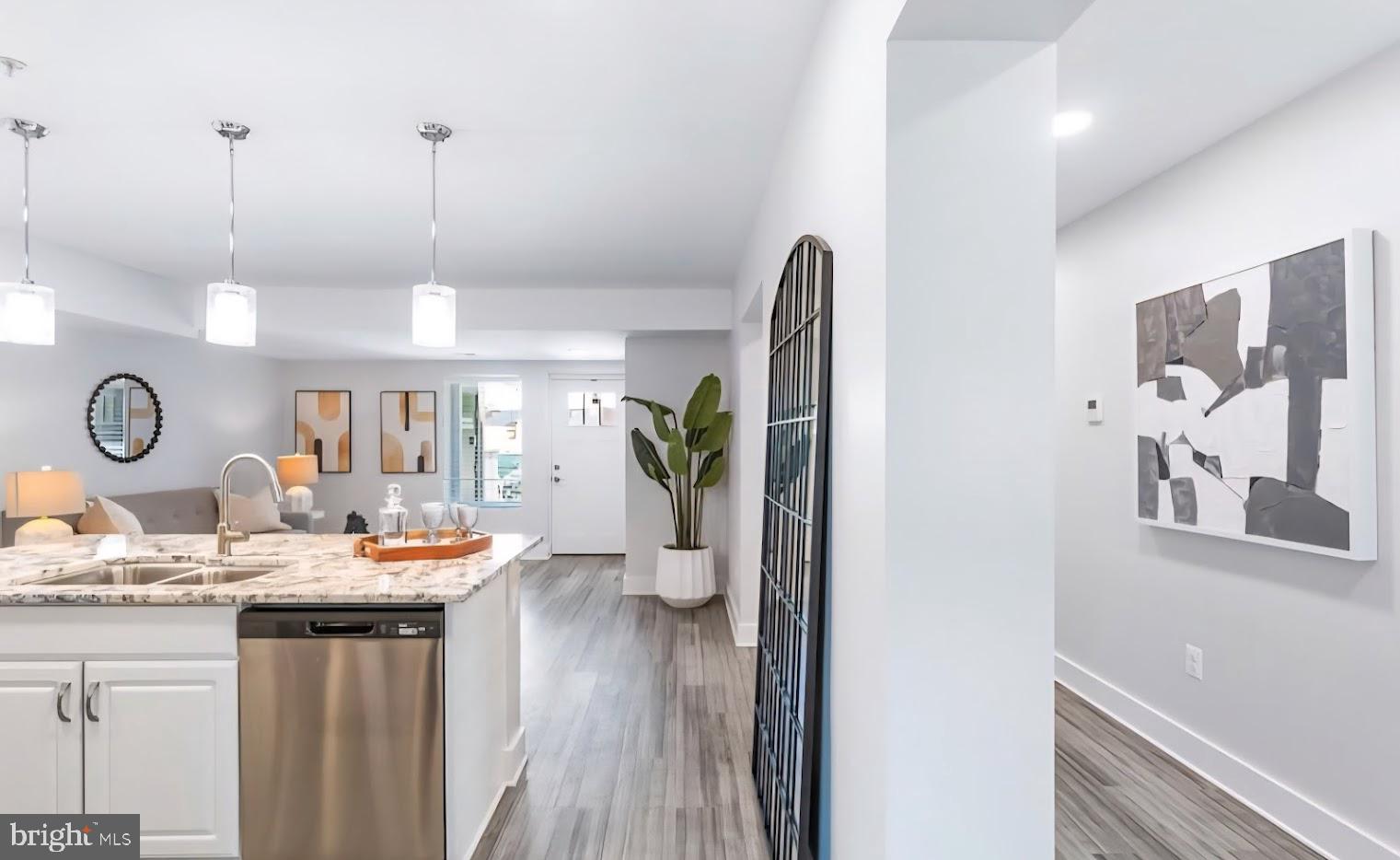 19520 VILLAGE WALK 3-106