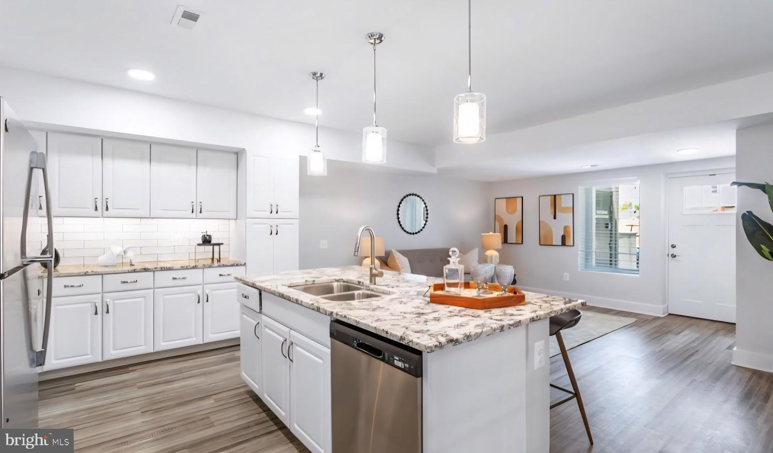 19520 VILLAGE WALK 3-106