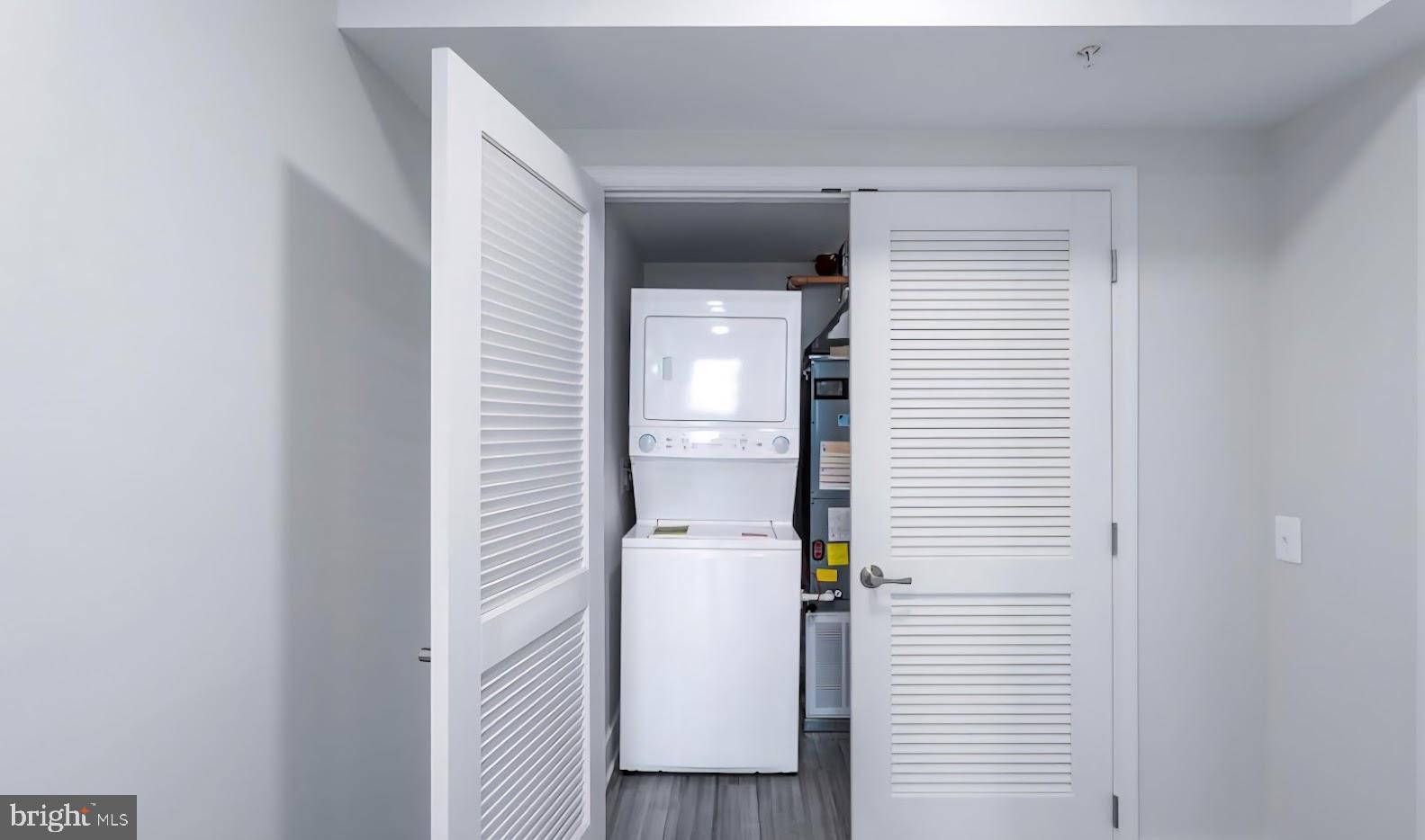 19520 VILLAGE WALK 3-106