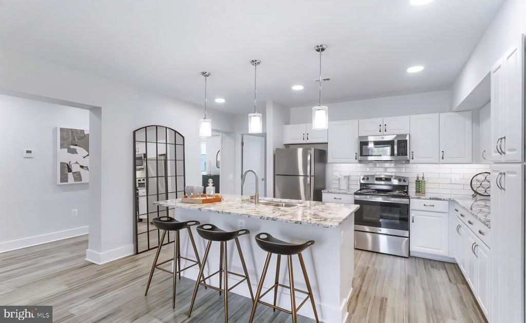 19520 VILLAGE WALK 3-106