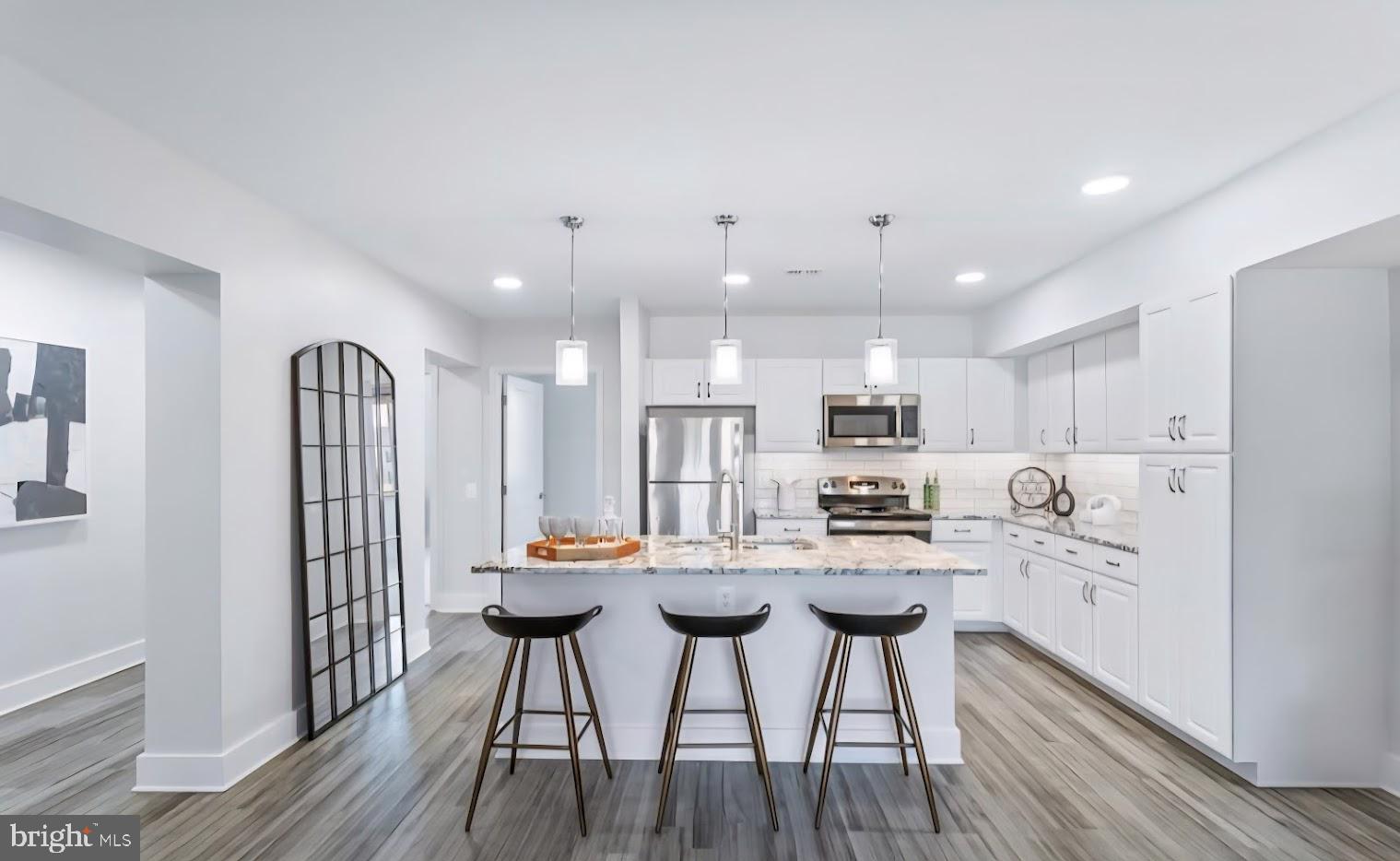 19520 VILLAGE WALK 3-106