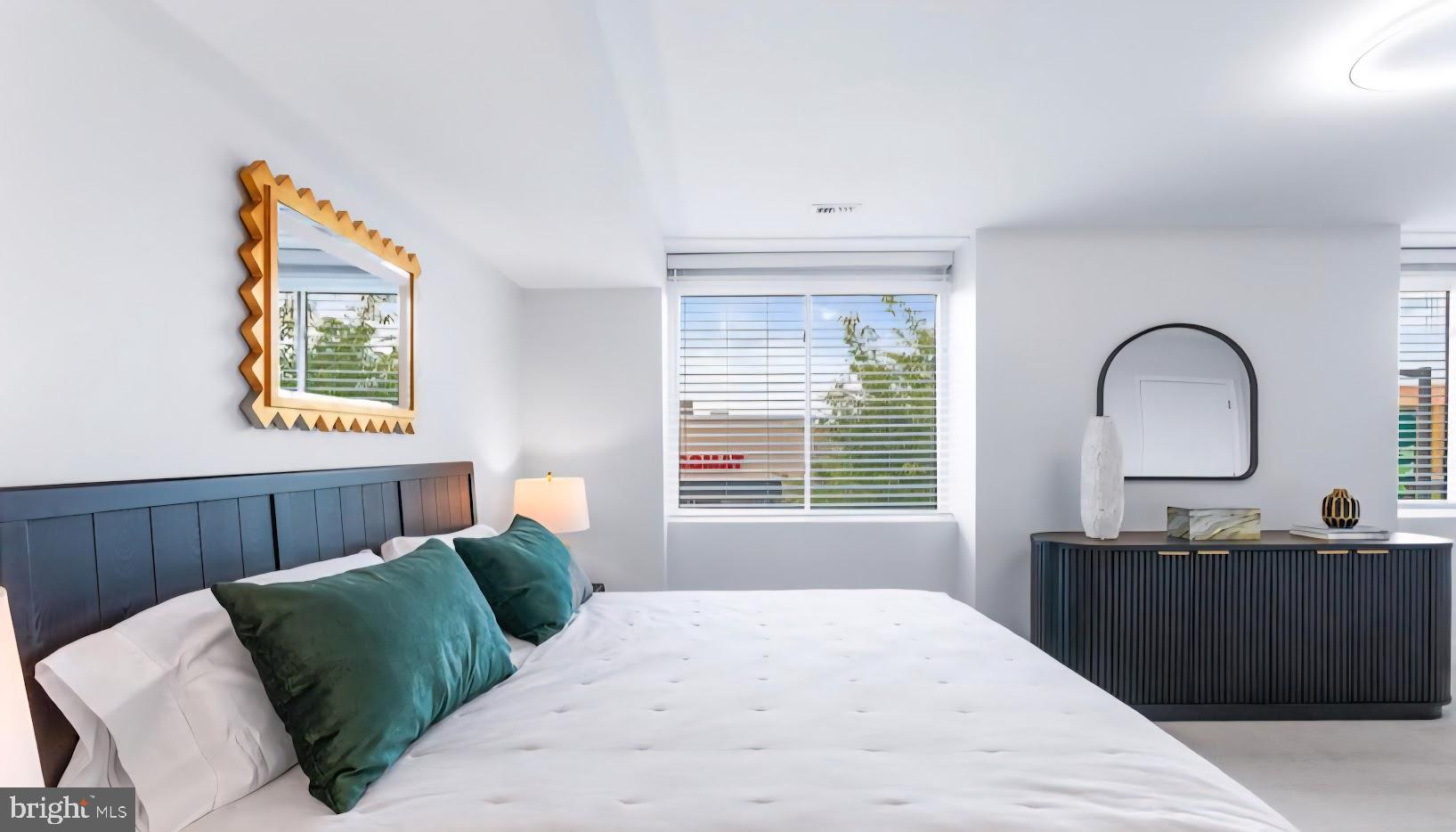 19520 VILLAGE WALK 3-106