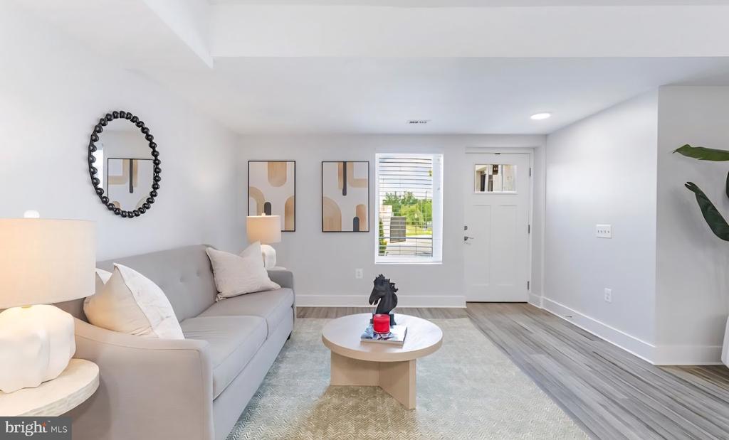 19520 VILLAGE WALK 3-106