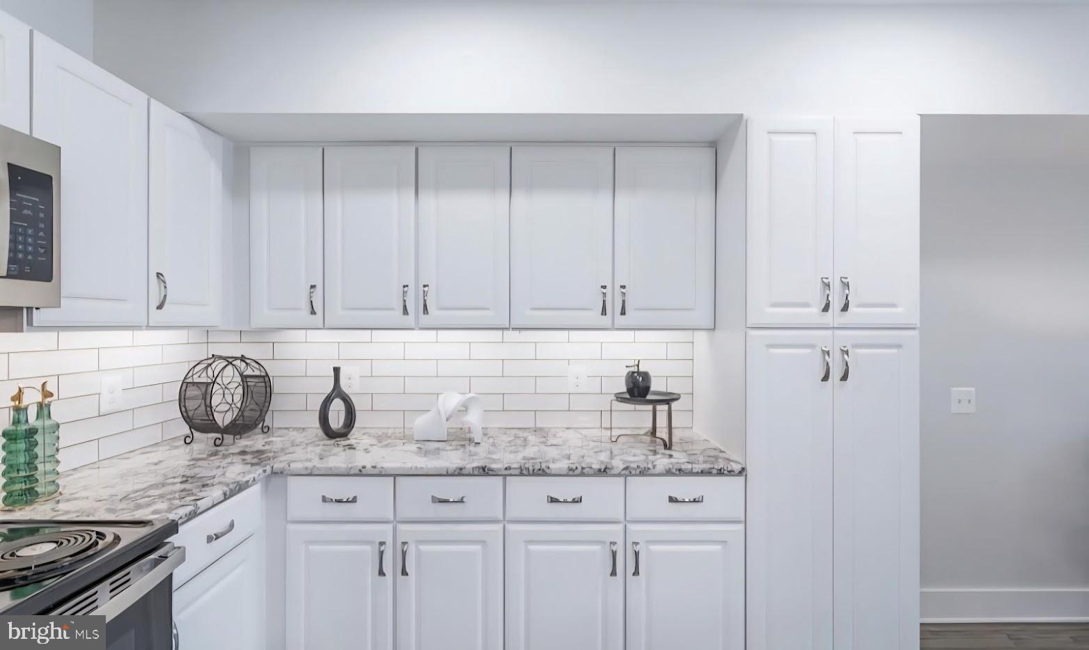 19520 VILLAGE WALK 3-106