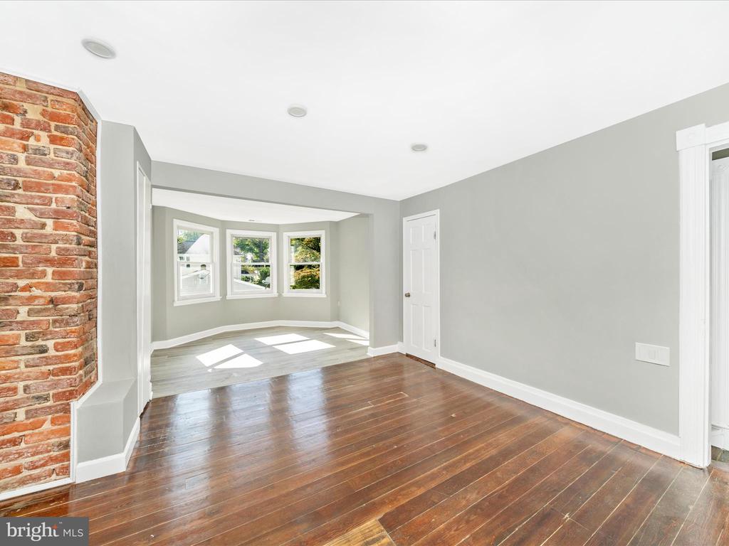 419 READING AVENUE