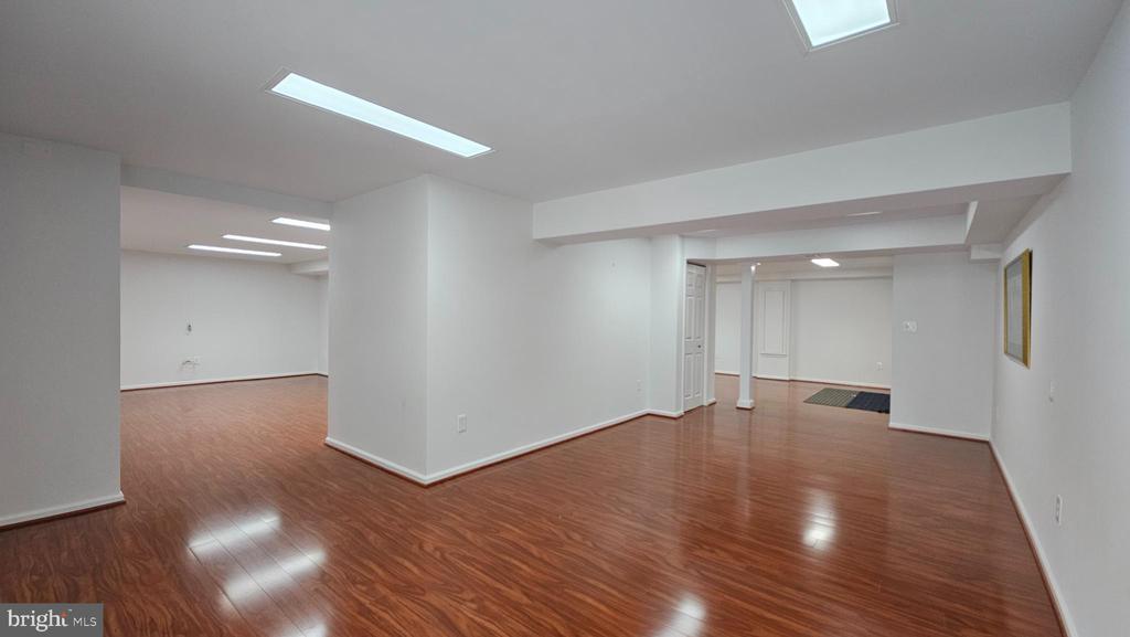 10 FOREST BROOK COURT