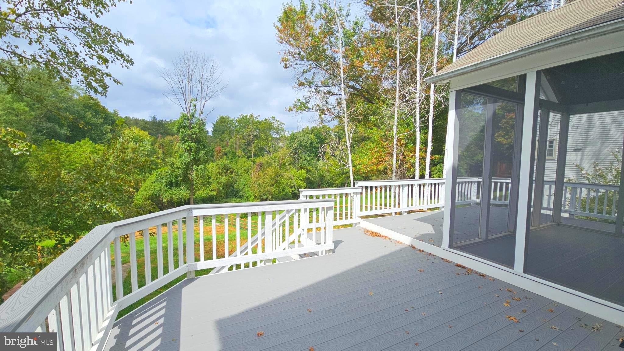 10 FOREST BROOK COURT