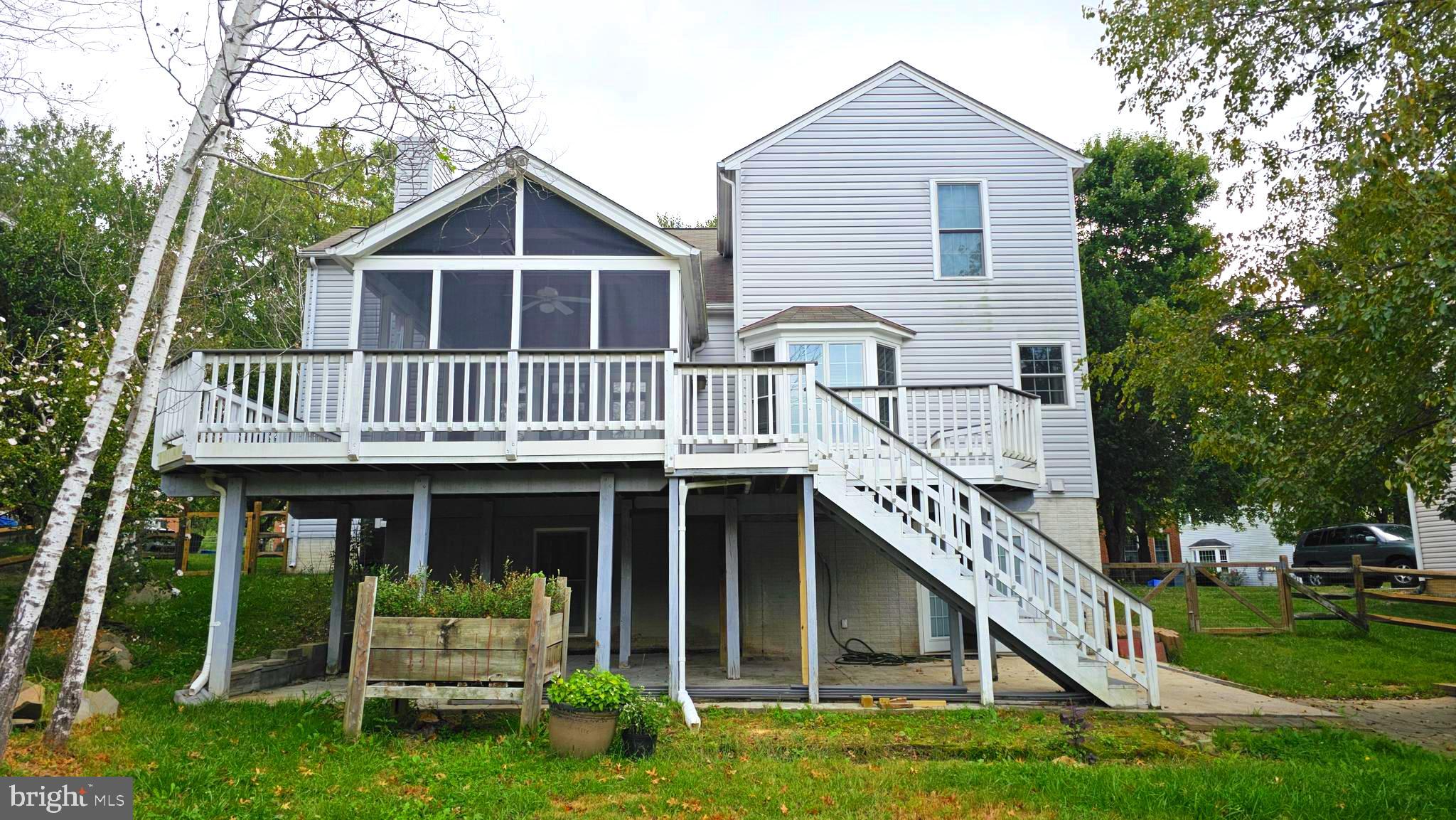 10 FOREST BROOK COURT