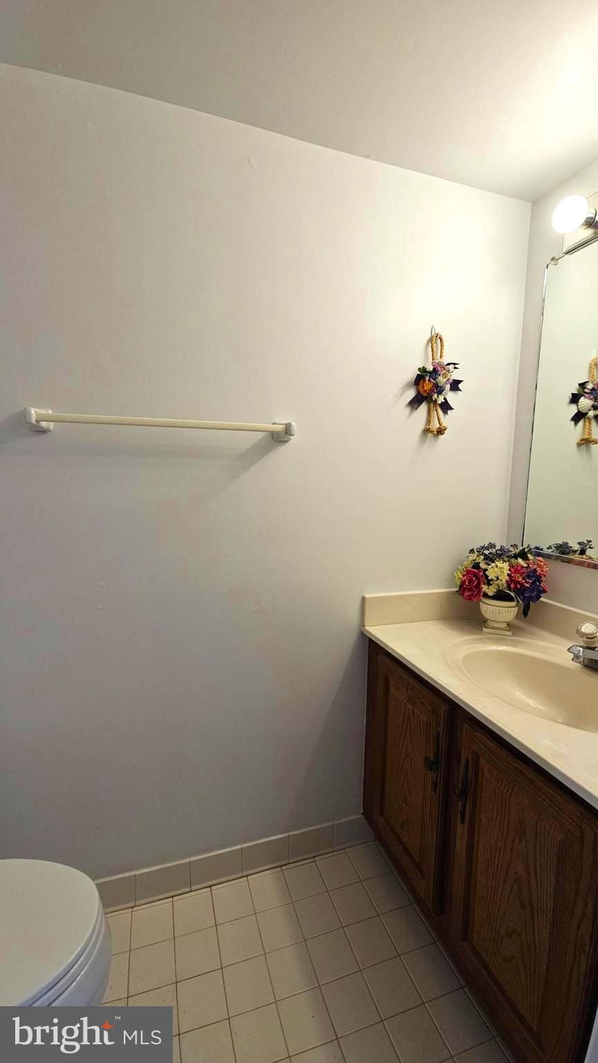 10 FOREST BROOK COURT