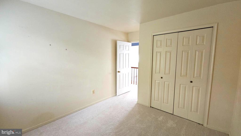 10 FOREST BROOK COURT