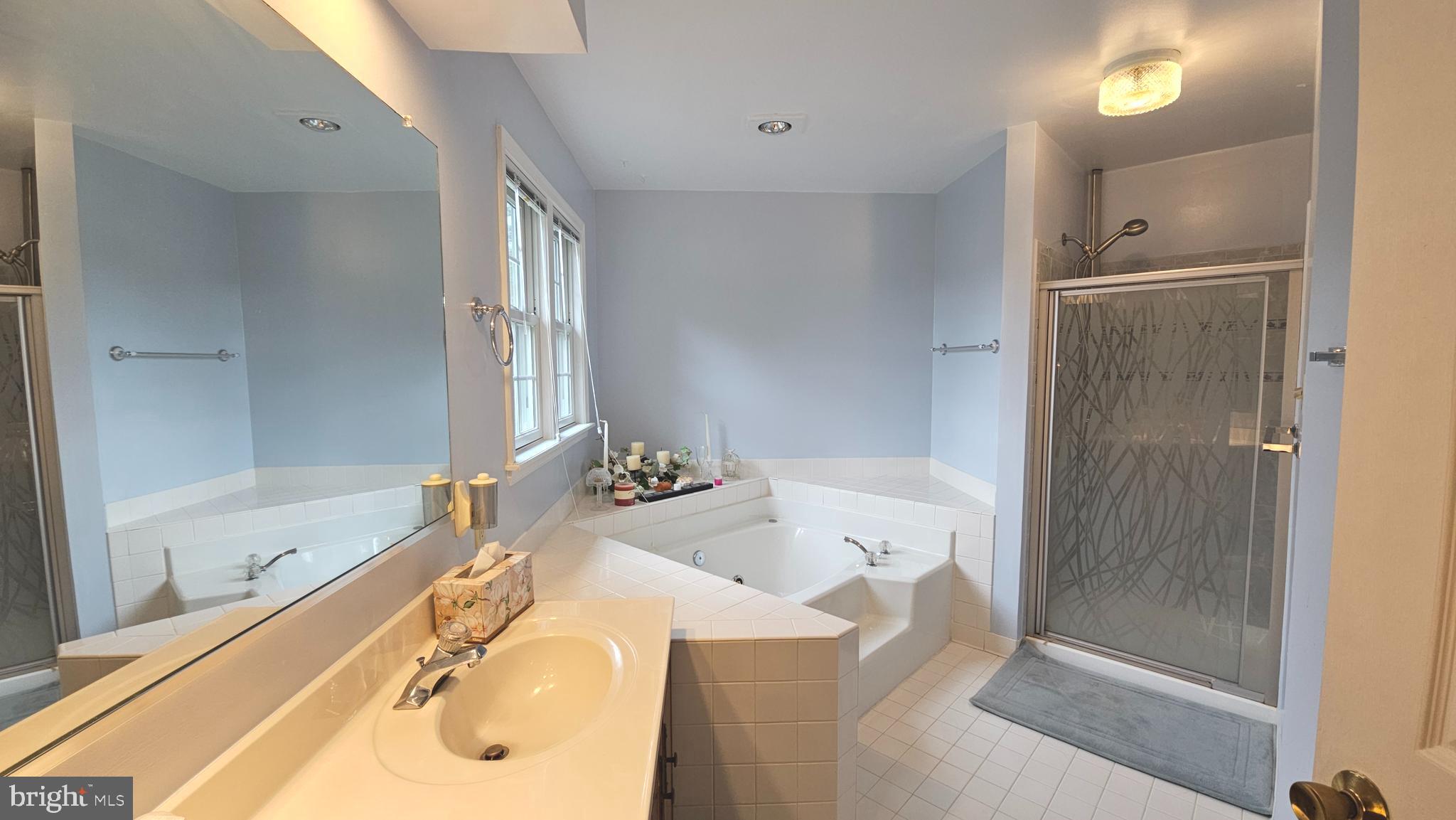 10 FOREST BROOK COURT