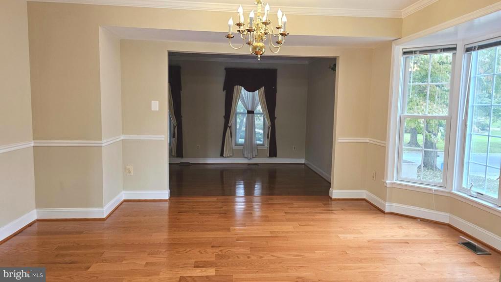 10 FOREST BROOK COURT