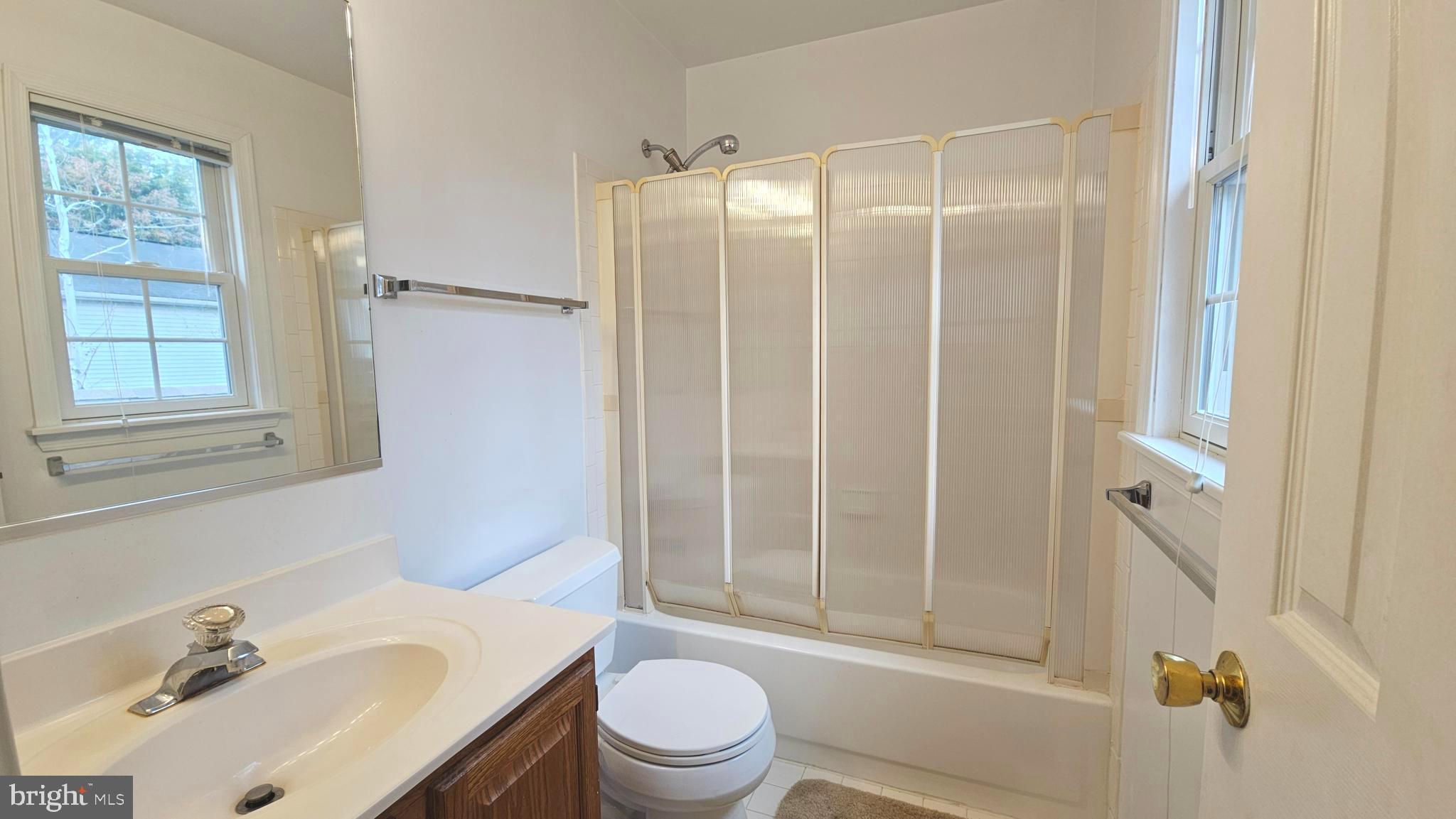 10 FOREST BROOK COURT