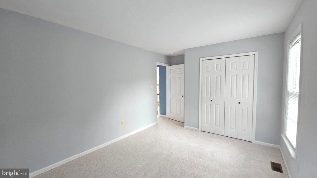 10 FOREST BROOK COURT