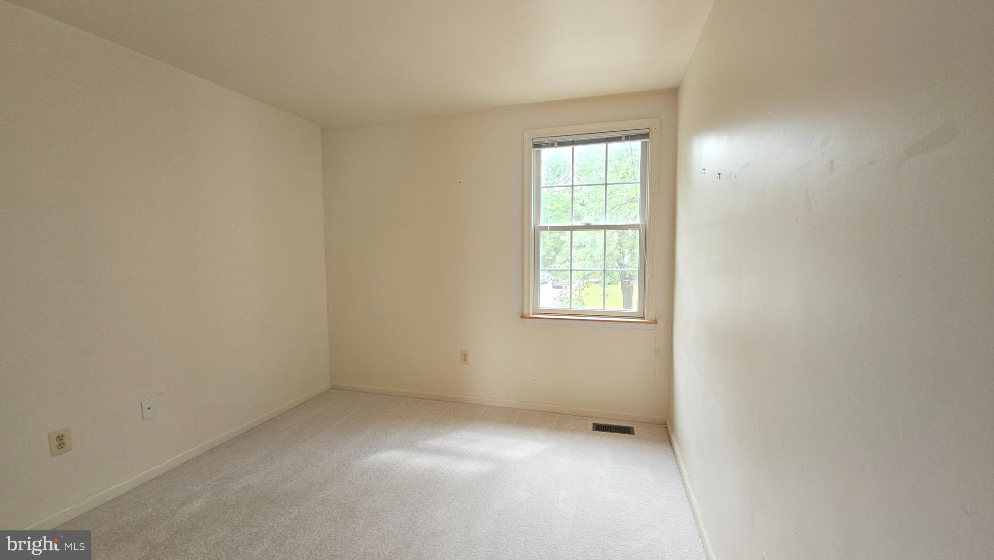 10 FOREST BROOK COURT