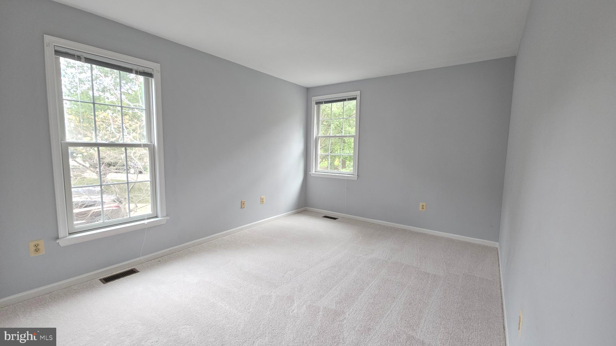 10 FOREST BROOK COURT