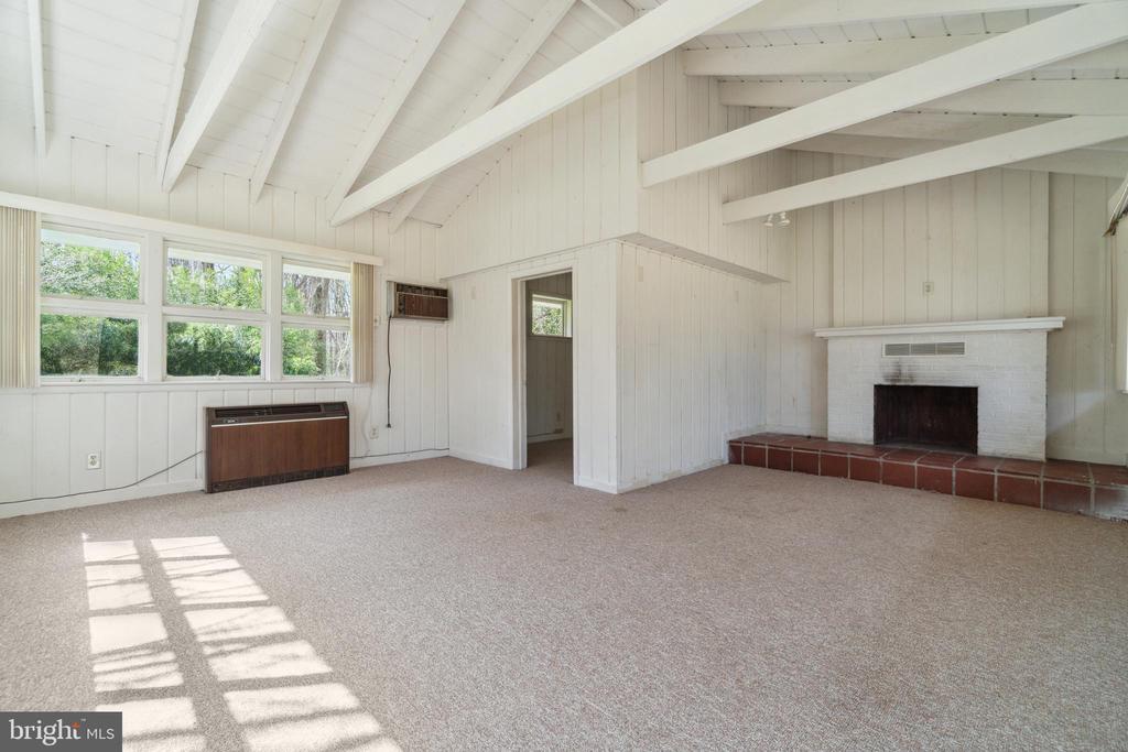 13200 FOXDEN DRIVE