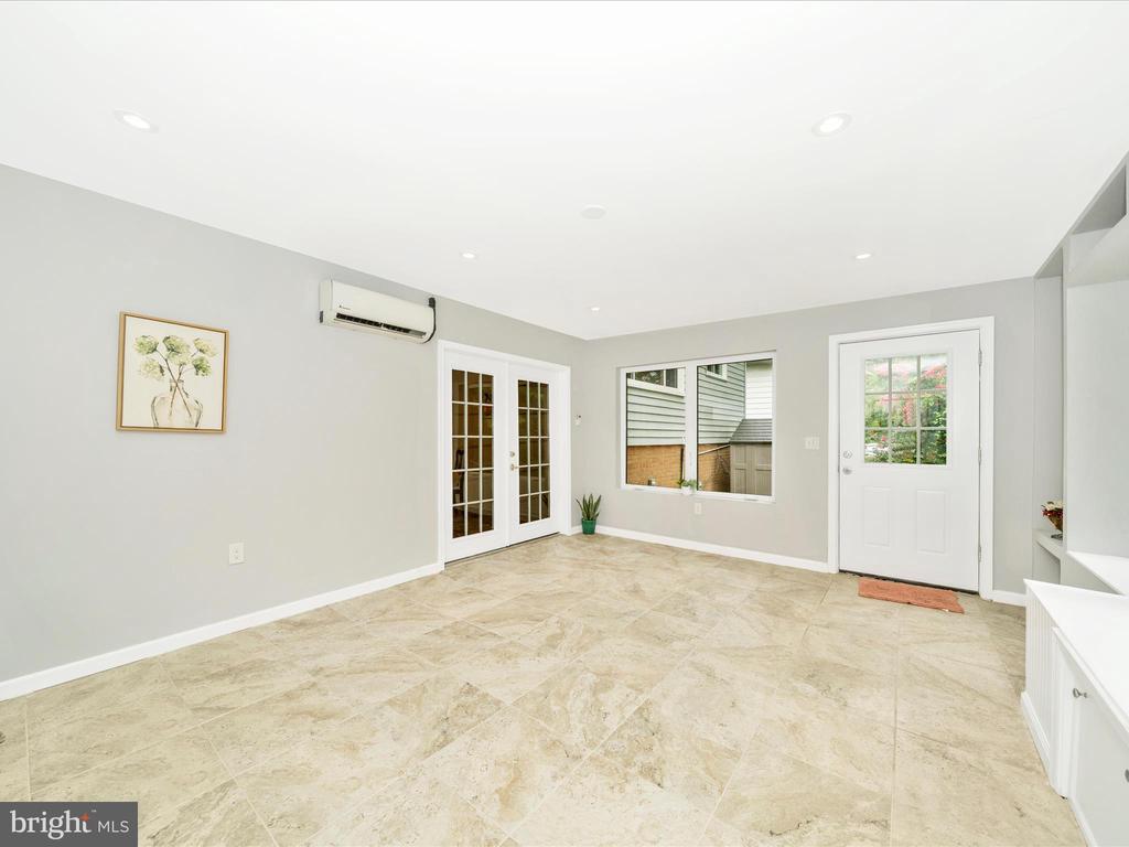 3313 ESTELLE TERRACE