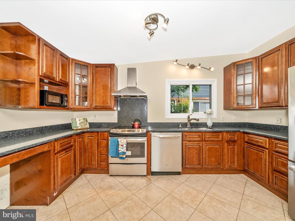 3313 ESTELLE TERRACE