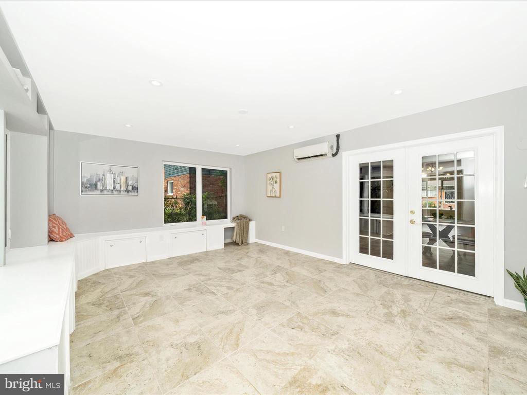 3313 ESTELLE TERRACE