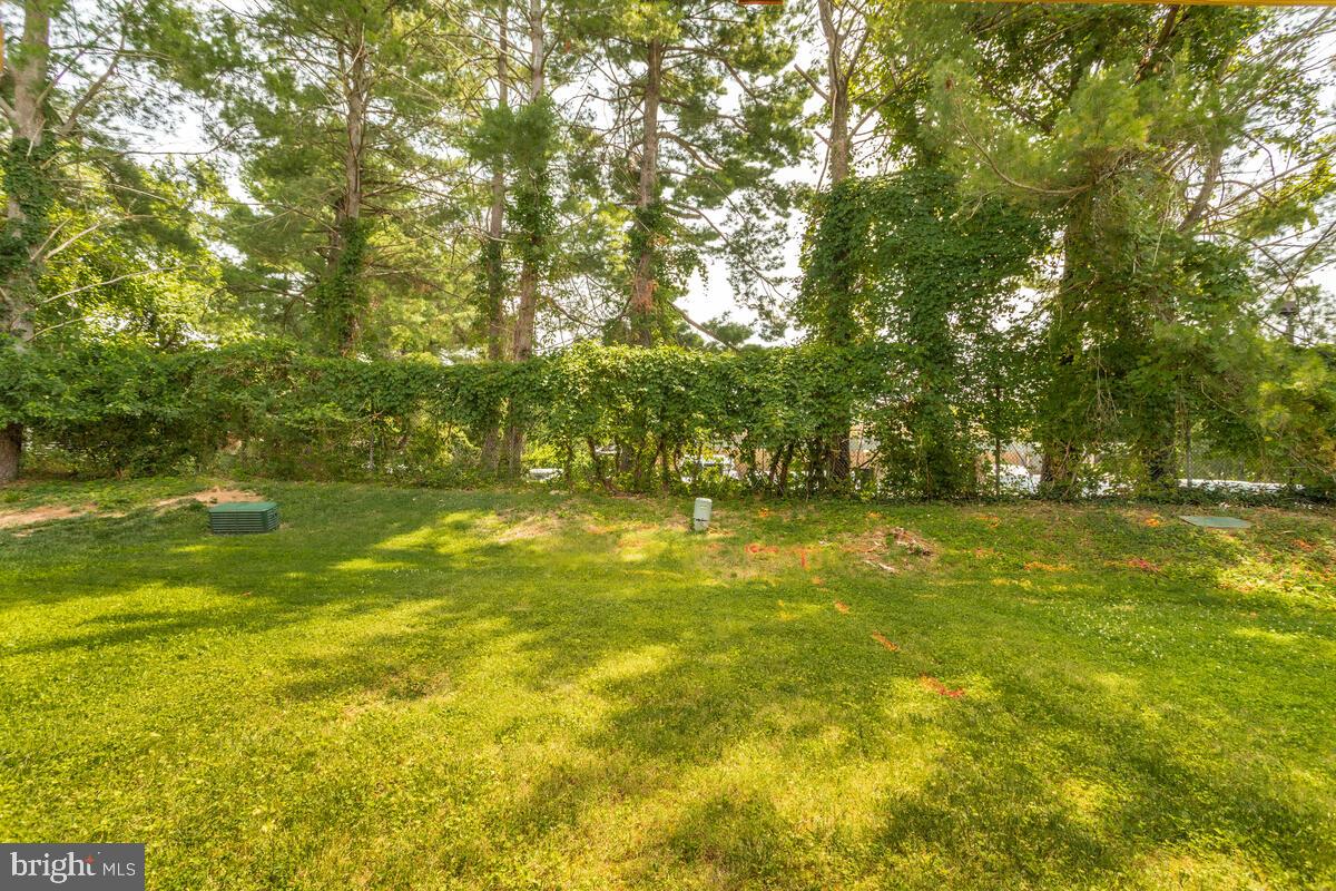 24 SEBASTIANI BOULEVARD