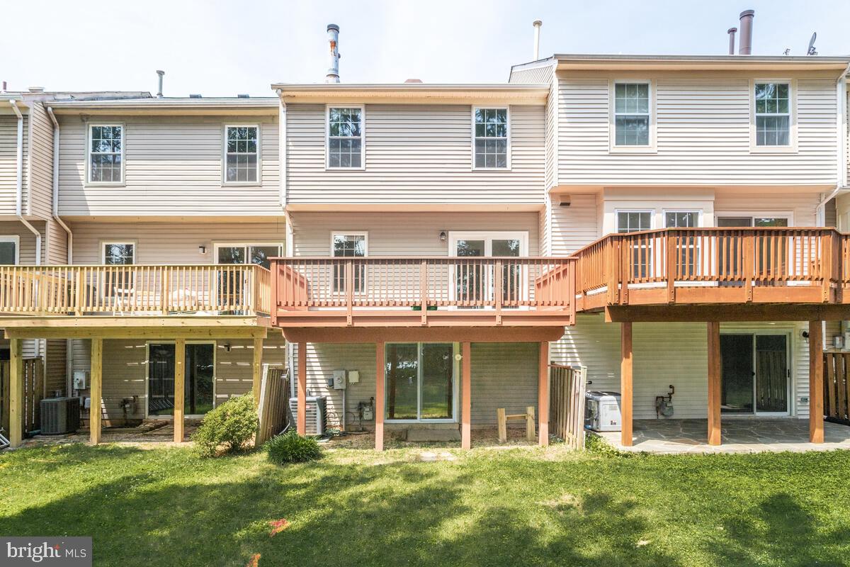 24 SEBASTIANI BOULEVARD