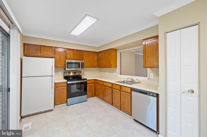 20104 TIMBER OAK LANE 213