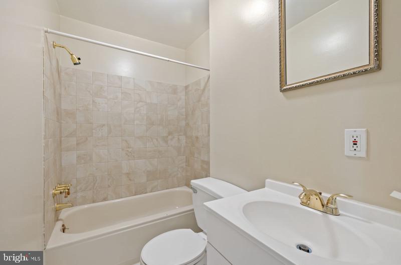 20104 TIMBER OAK LANE 213