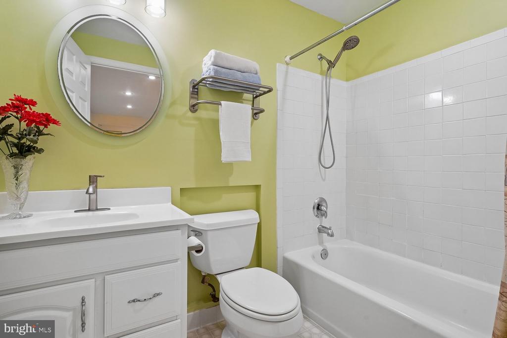 13236 MAPLECREST DRIVE
