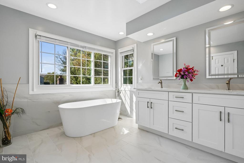 13236 MAPLECREST DRIVE