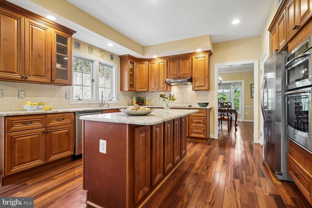 13236 MAPLECREST DRIVE