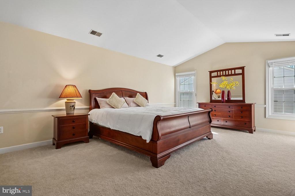 13236 MAPLECREST DRIVE