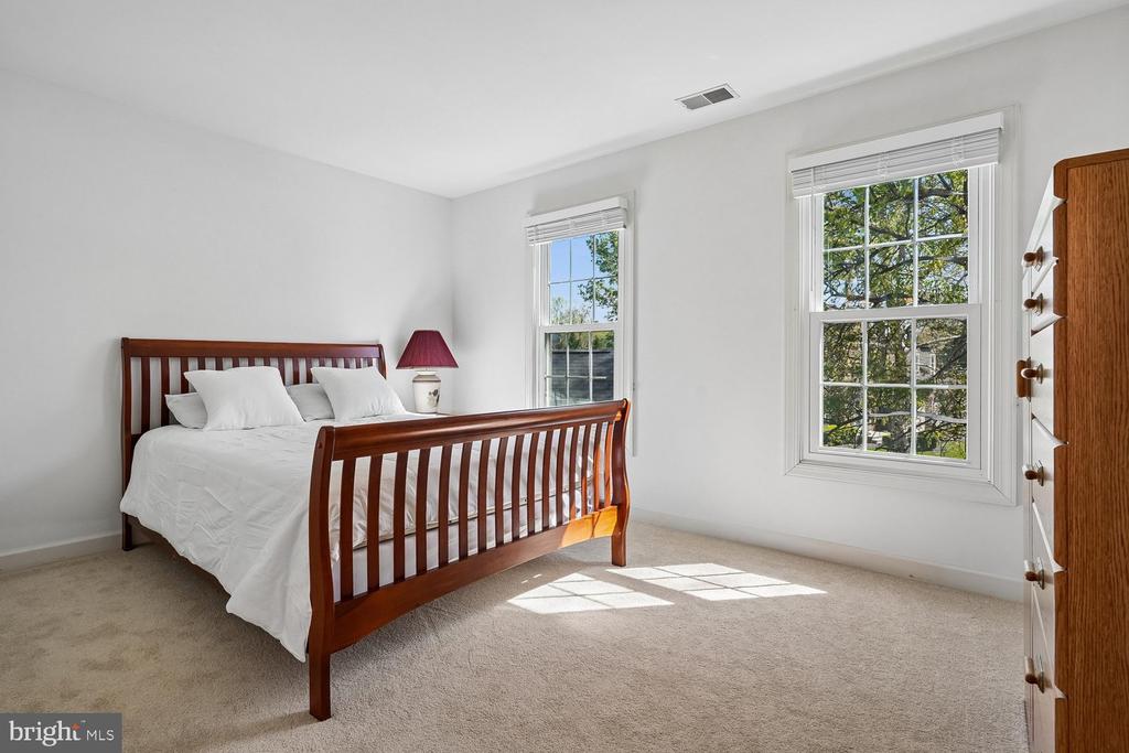 13236 MAPLECREST DRIVE