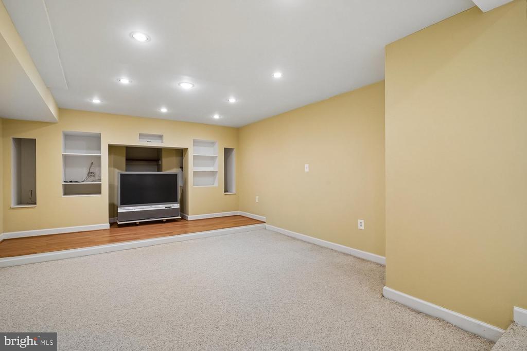 13236 MAPLECREST DRIVE