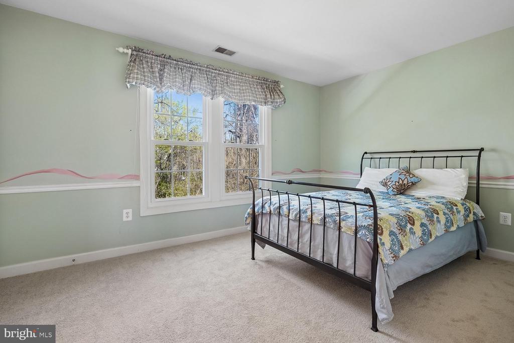 13236 MAPLECREST DRIVE