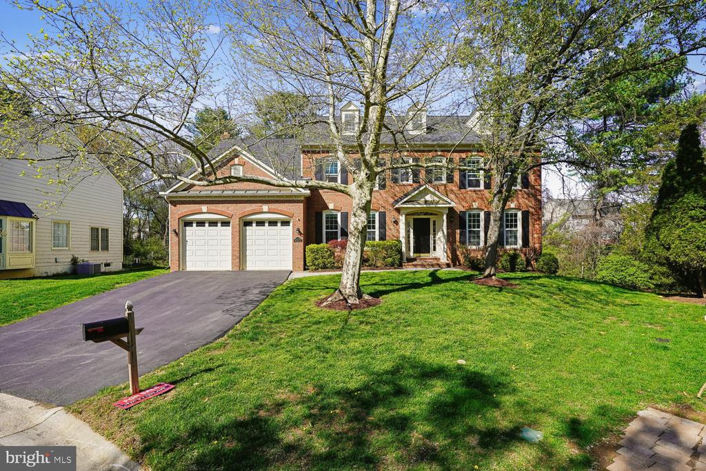 13236 MAPLECREST DRIVE