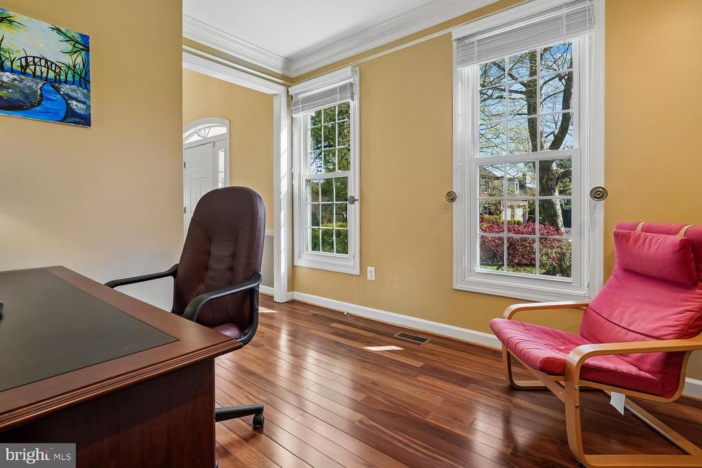 13236 MAPLECREST DRIVE