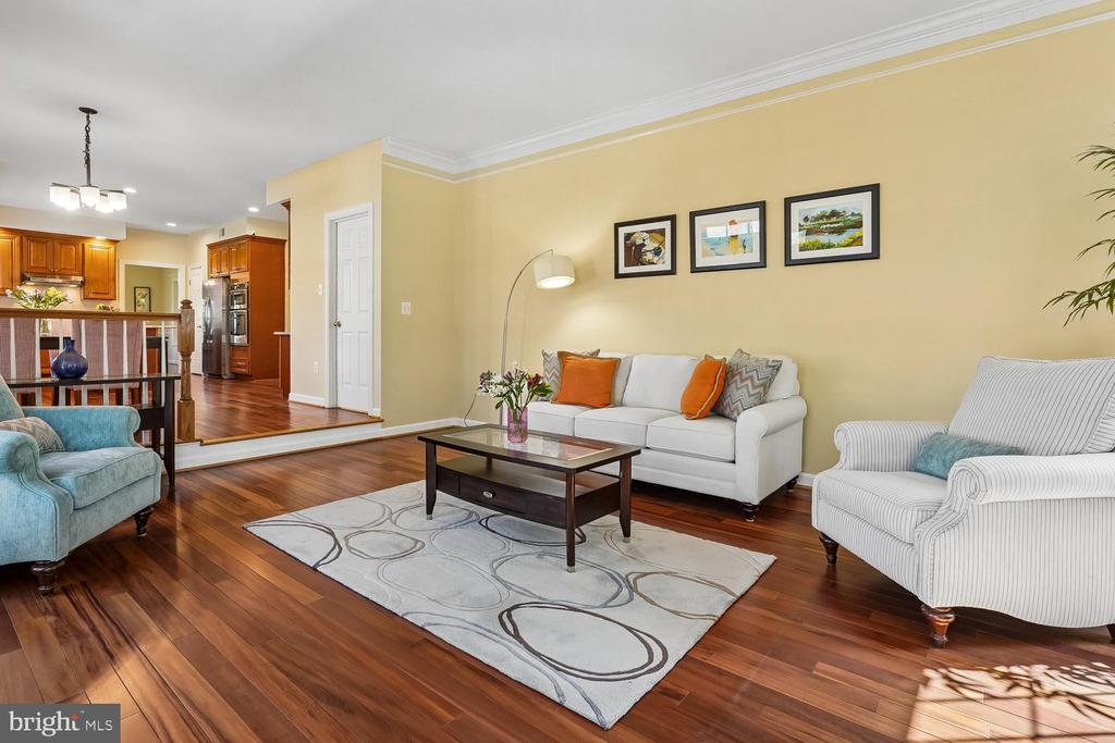 13236 MAPLECREST DRIVE