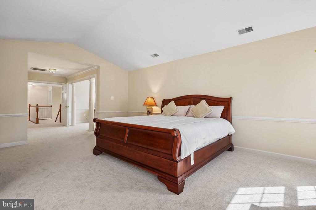 13236 MAPLECREST DRIVE
